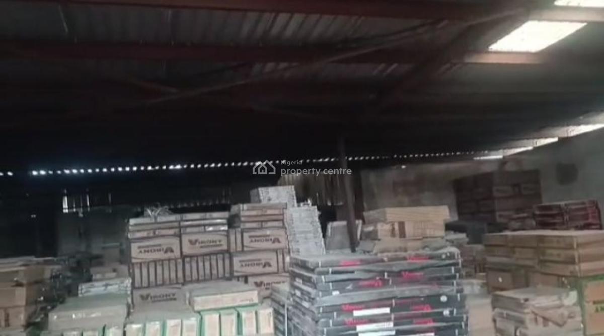 Warehouse on 1,058sqm with Storey Building Showroom, Awoyaya, Ibeju Lekki, Lagos, Warehouse for Rent