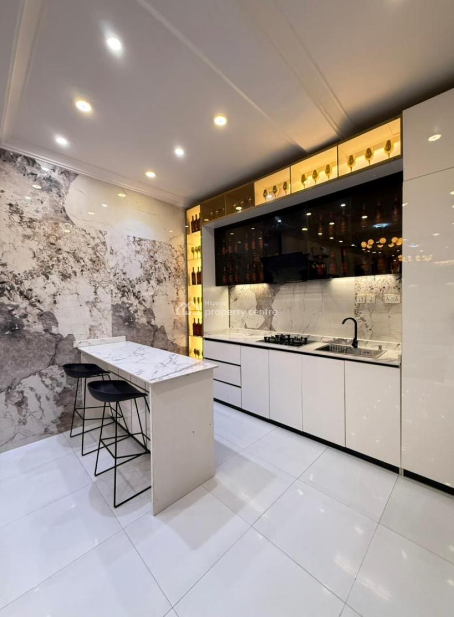 Book This Luxurious 3-bedroom Apartment at Lekki Phase 1, Lekki Phase 1, Lekki, Lagos, Flat / Apartment Short Let