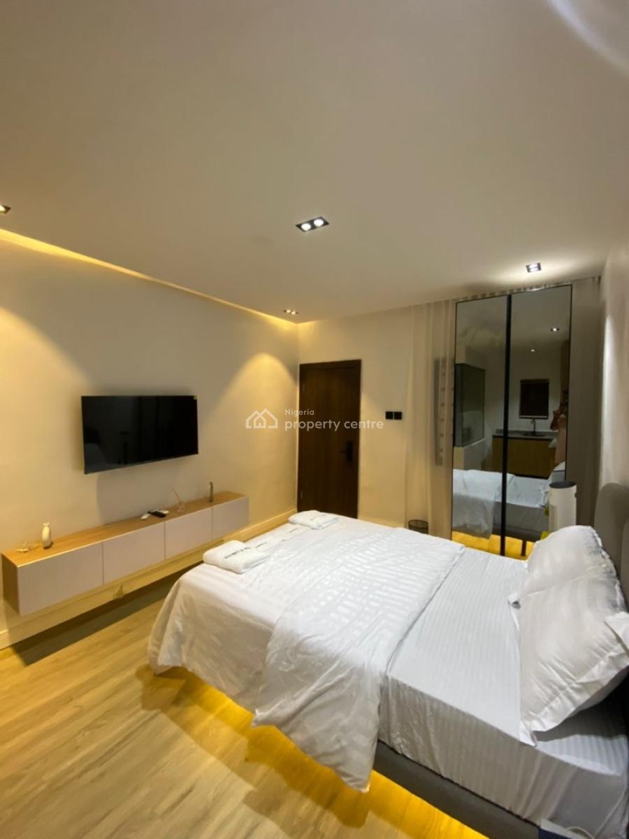 Book This Luxurious 3-bedroom Apartment at Lekki Phase 1, Lekki Phase 1, Lekki, Lagos, Flat / Apartment Short Let