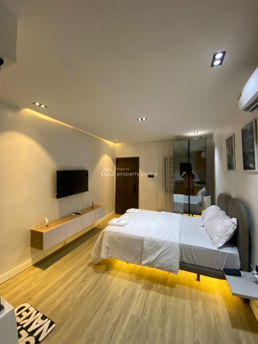 Book This Luxurious 3-bedroom Apartment at Lekki Phase 1, Lekki Phase 1, Lekki, Lagos, Flat / Apartment Short Let