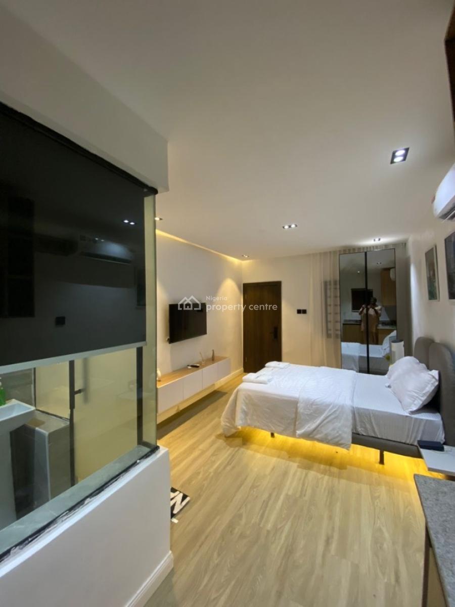 Book This Luxurious 3-bedroom Apartment at Lekki Phase 1, Lekki Phase 1, Lekki, Lagos, Flat / Apartment Short Let