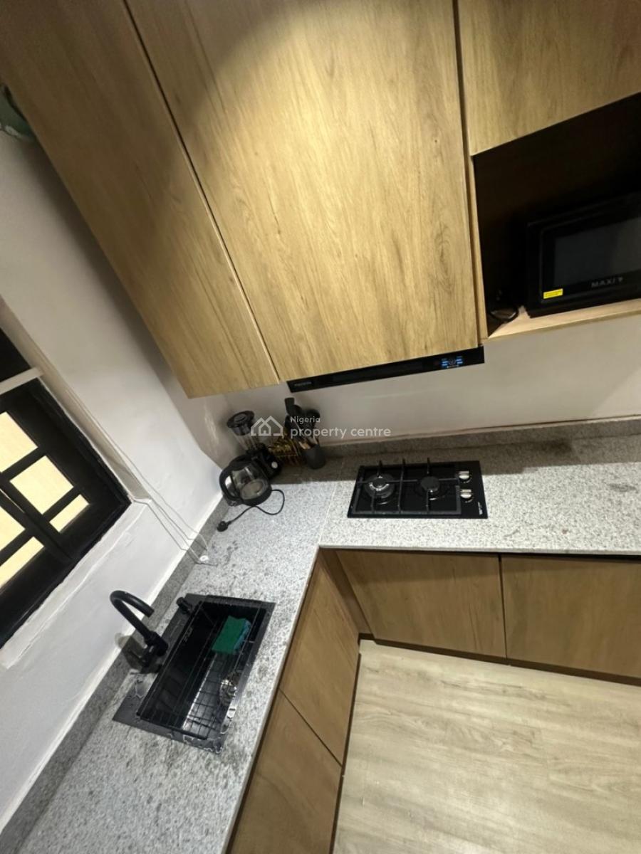 Book This Luxurious 3-bedroom Apartment at Lekki Phase 1, Lekki Phase 1, Lekki, Lagos, Flat / Apartment Short Let