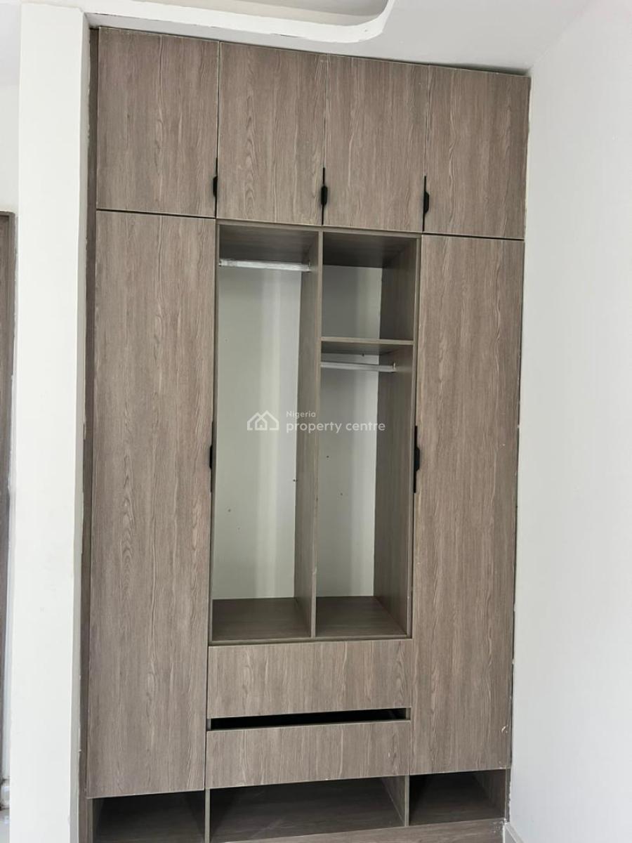 Exclusive 2 Bedroom Apartment with Pool, Gym & Elevator, Lekki Phase 1, Lekki, Lagos, Flat / Apartment for Sale