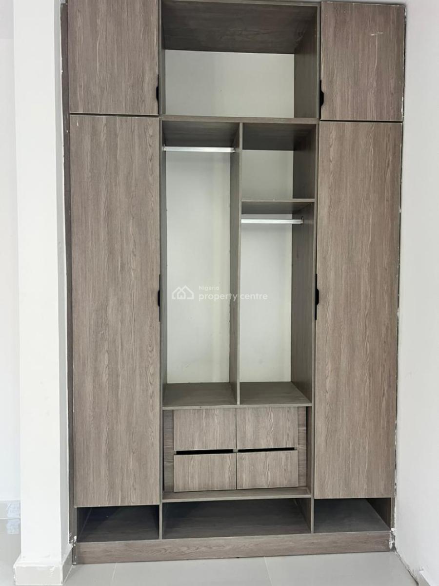 Exclusive 2 Bedroom Apartment with Pool, Gym & Elevator, Lekki Phase 1, Lekki, Lagos, Flat / Apartment for Sale