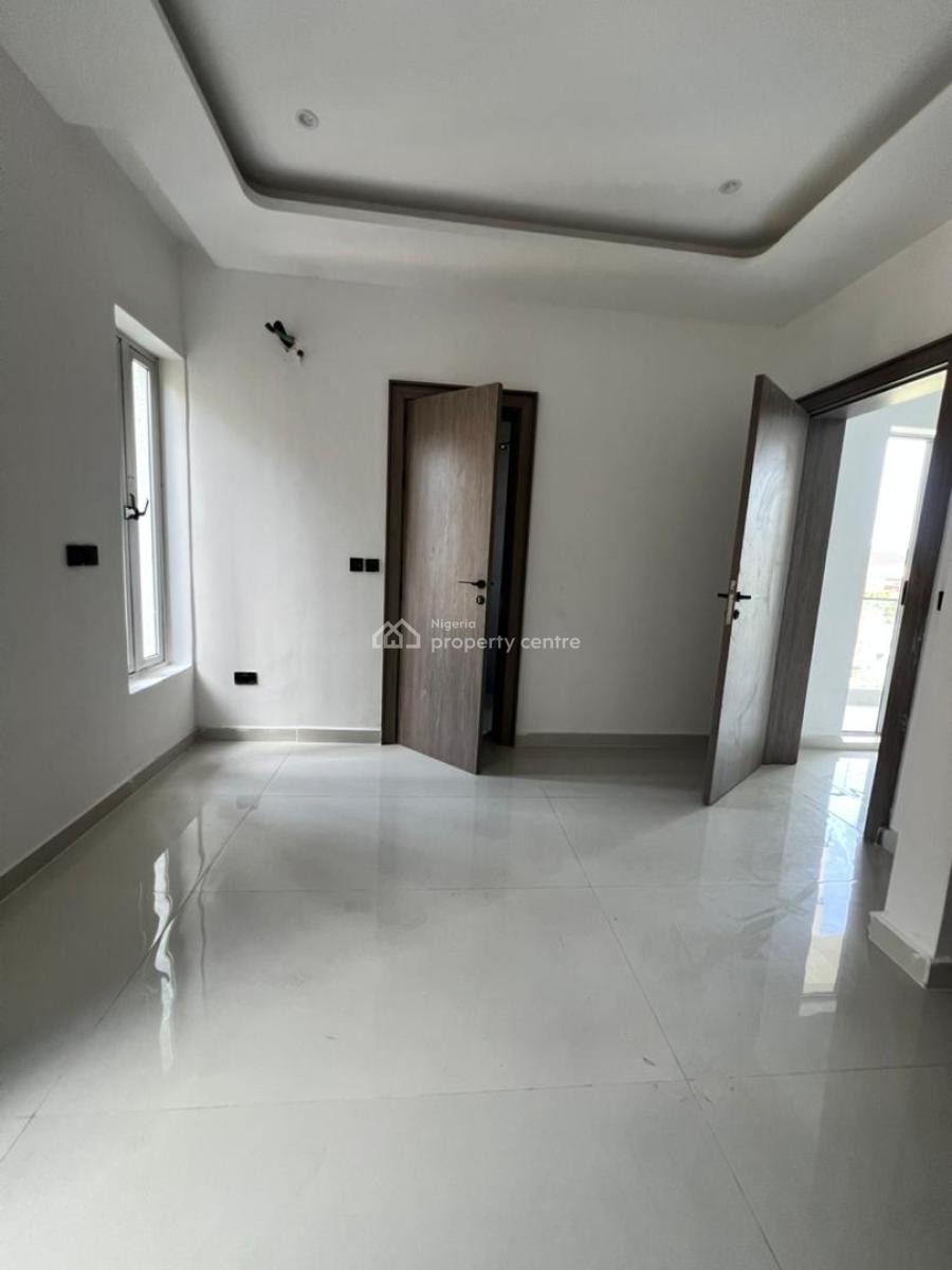 Exclusive 2 Bedroom Apartment with Pool, Gym & Elevator, Lekki Phase 1, Lekki, Lagos, Flat / Apartment for Sale