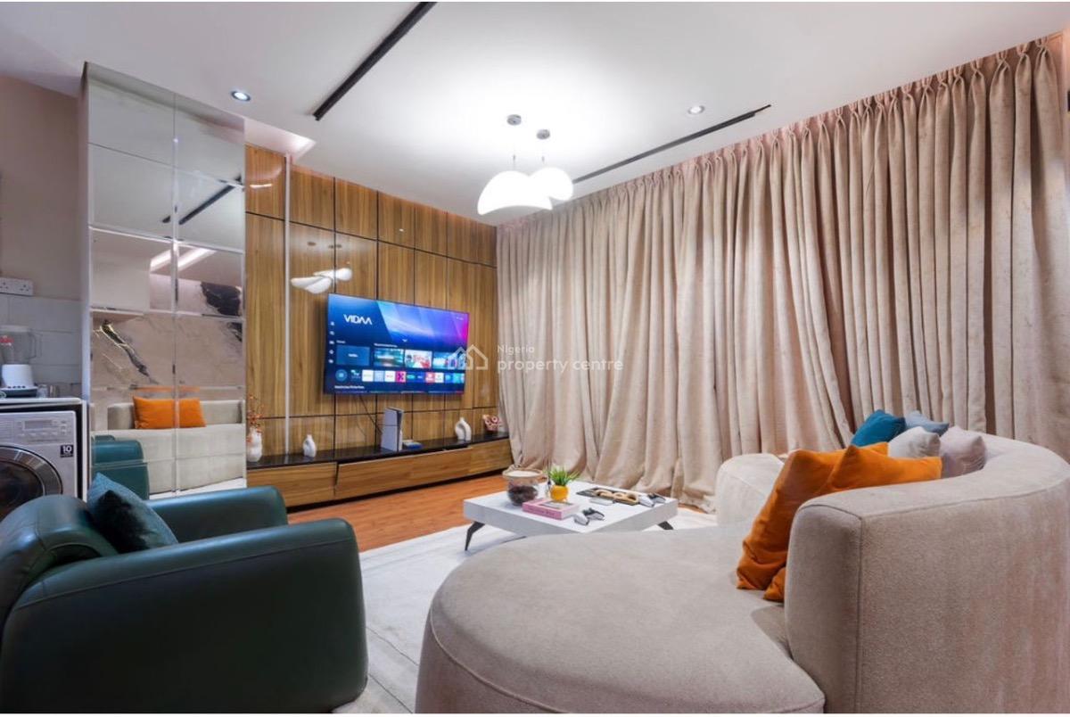 Bell 2 Bedroom Apartment with Pool &gym, Lekki Phase 1, Lekki, Lagos, Flat / Apartment Short Let