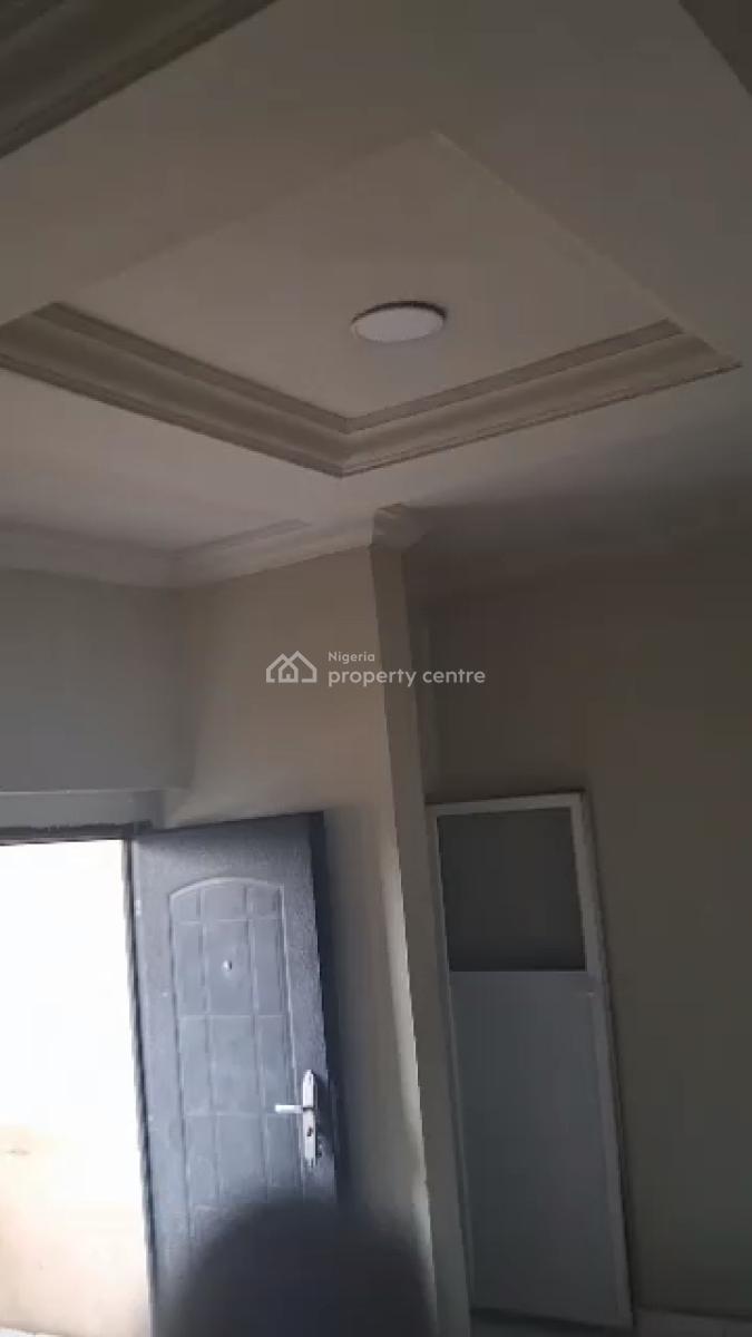 Lovely 2 Bedroom Apartment (ensuite), Off Capitol Road, Mangoro, Ikeja, Lagos, Flat / Apartment for Rent