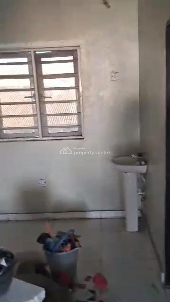 Lovely 2 Bedroom Apartment (ensuite), Off Capitol Road, Mangoro, Ikeja, Lagos, Flat / Apartment for Rent