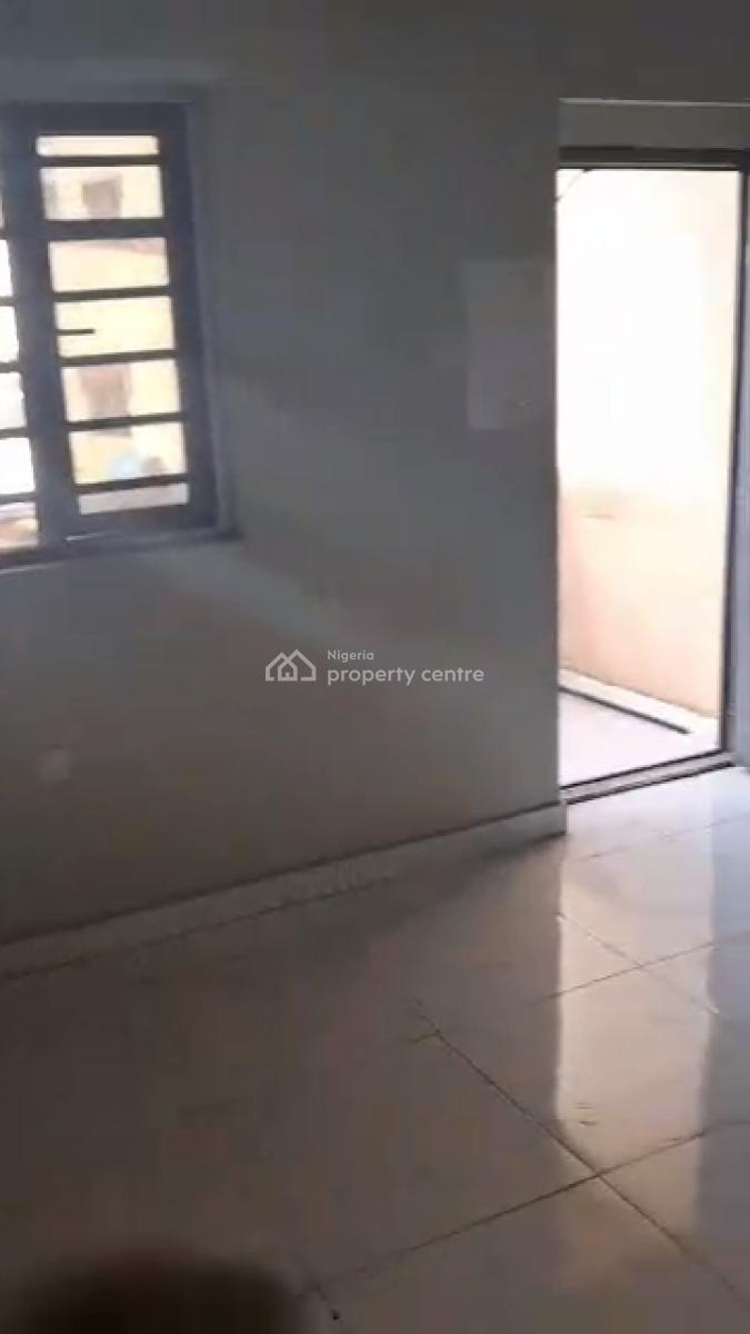 Lovely 2 Bedroom Apartment (ensuite), Off Capitol Road, Mangoro, Ikeja, Lagos, Flat / Apartment for Rent