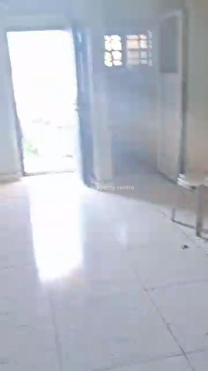 Lovely 2 Bedroom Apartment (ensuite), Off Capitol Road, Mangoro, Ikeja, Lagos, Flat / Apartment for Rent