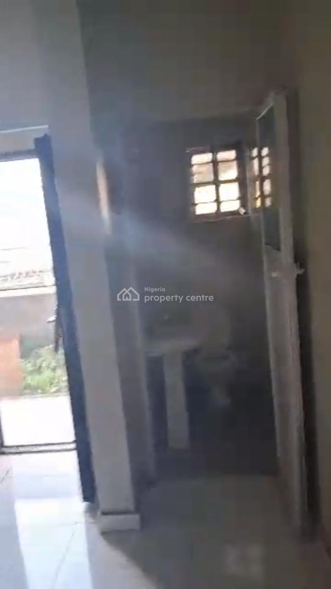 Lovely 2 Bedroom Apartment (ensuite), Off Capitol Road, Mangoro, Ikeja, Lagos, Flat / Apartment for Rent