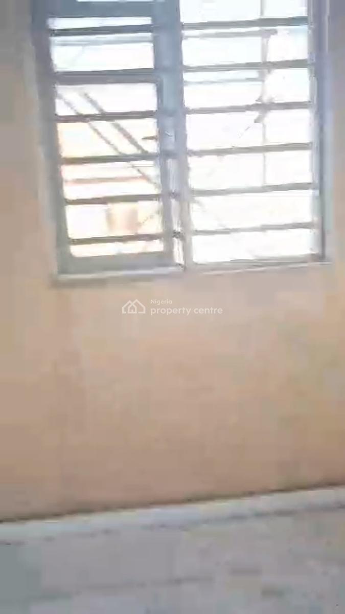 Lovely 2 Bedroom Apartment (ensuite), Off Capitol Road, Mangoro, Ikeja, Lagos, Flat / Apartment for Rent