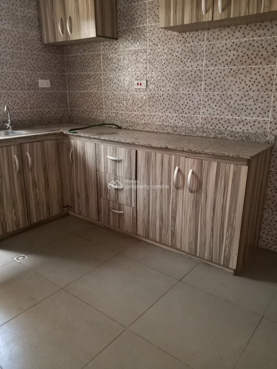 Well Maintained 2 Bedroom Apartment, Majek Area, Sangotedo, Ajah, Lagos, Flat / Apartment for Rent