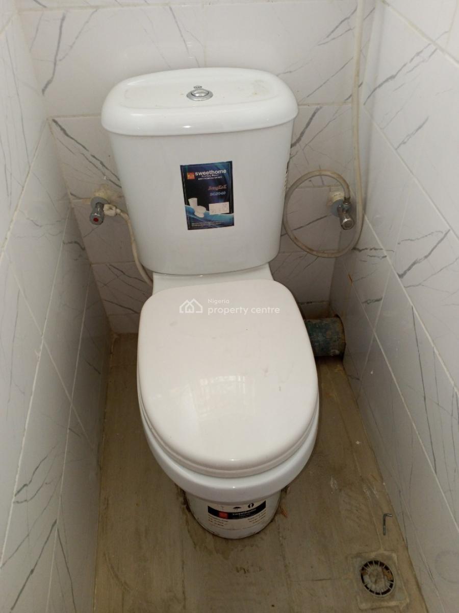 Well Maintained 2 Bedroom Apartment, Majek Area, Sangotedo, Ajah, Lagos, Flat / Apartment for Rent