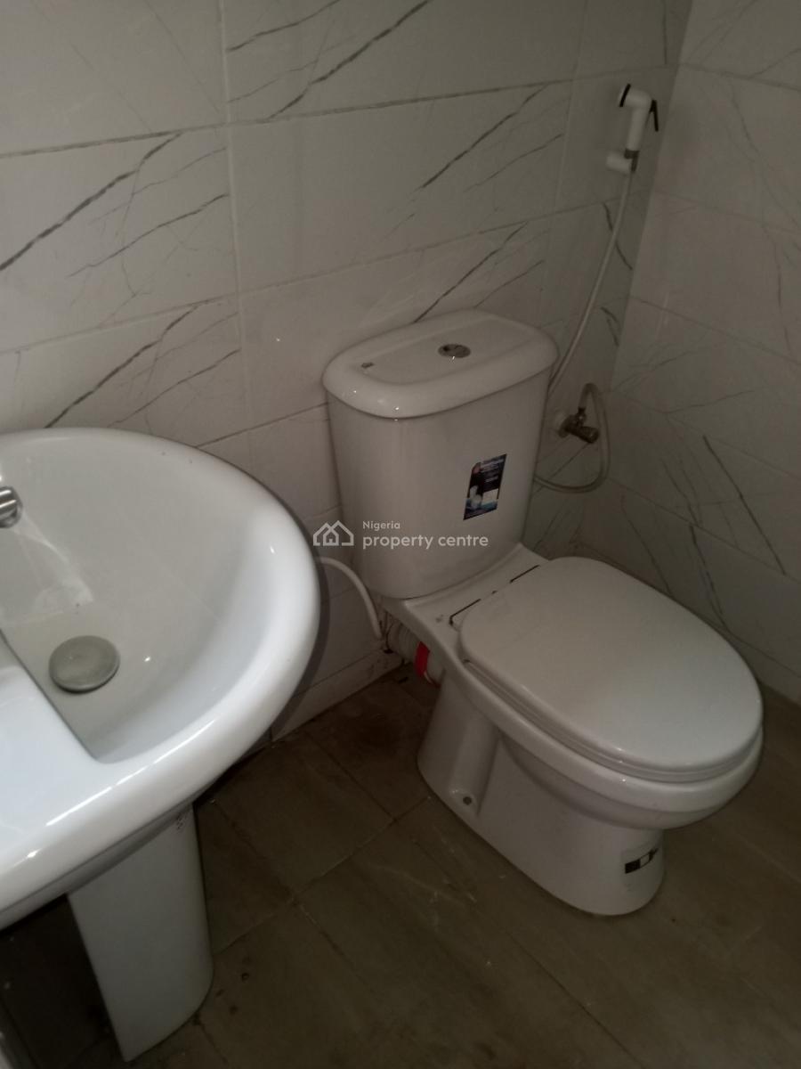 Well Maintained 2 Bedroom Apartment, Majek Area, Sangotedo, Ajah, Lagos, Flat / Apartment for Rent