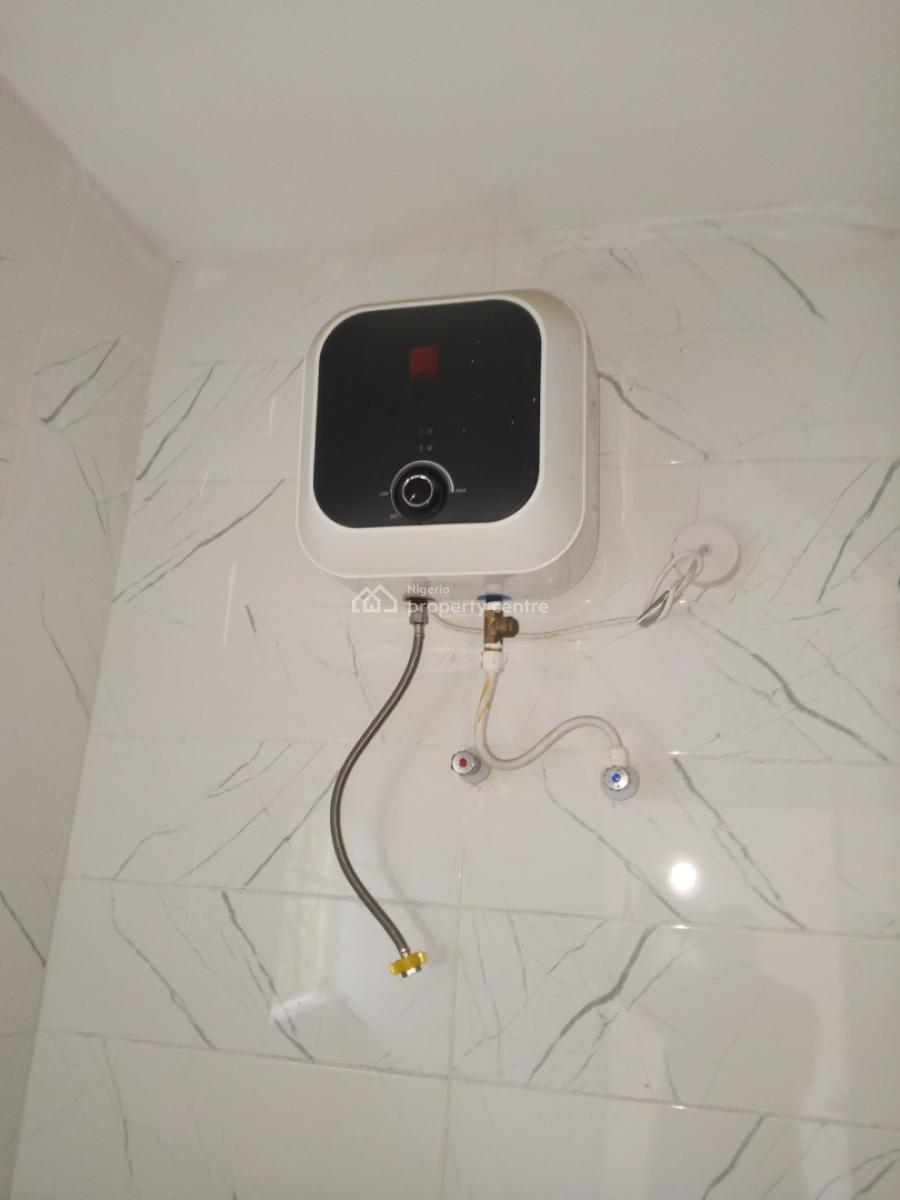 Well Maintained 2 Bedroom Apartment, Majek Area, Sangotedo, Ajah, Lagos, Flat / Apartment for Rent