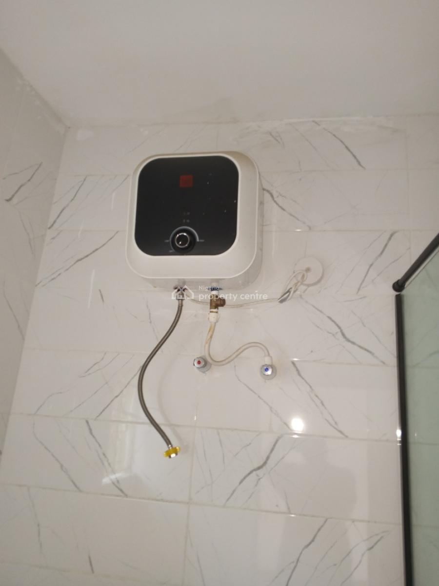 Well Maintained 2 Bedroom Apartment, Majek Area, Sangotedo, Ajah, Lagos, Flat / Apartment for Rent
