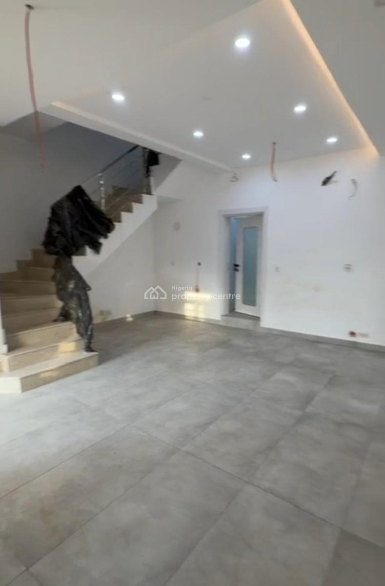 4bedroom Semi Detached Duplex, Guzape, Guzape District, Abuja, Semi-detached Duplex for Sale