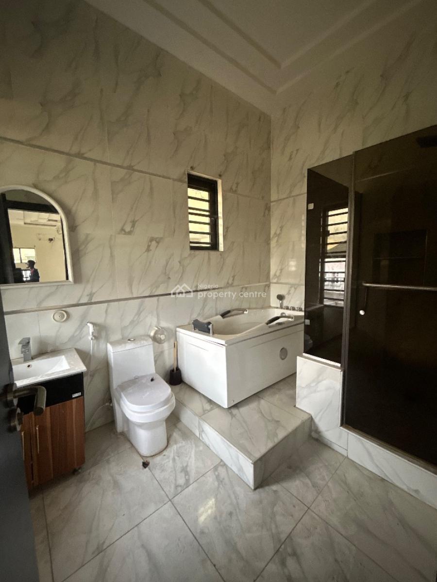 Well Maintained & Spacious Master Bedroom Selfcon Wit Personal Kitchen, Osapa, Lekki, Lagos, Self Contain (single Rooms) for Rent