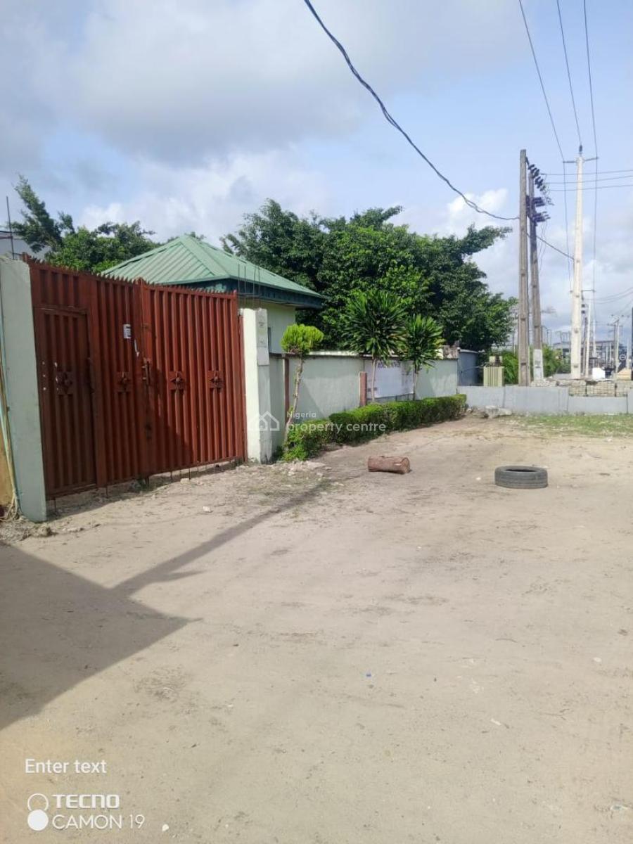 840sqm with Old 3bedroom Bungalow  on It, Ahmed Tijani Street Off Victoria Arobieke Off Admiralty Way, Lekki Phase 1, Lekki, Lagos, Residential Land for Sale