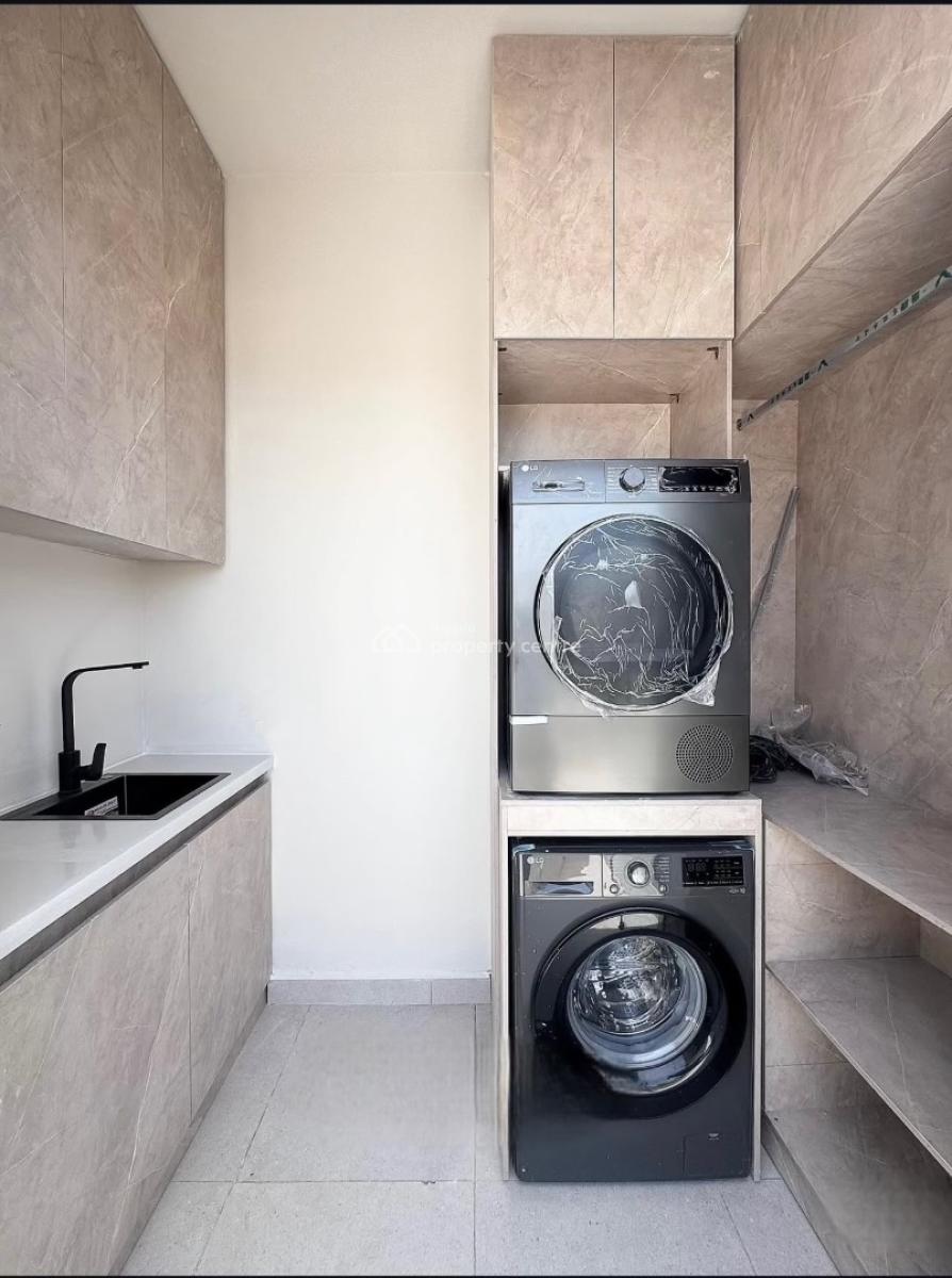 2 Bedroom Spacious and Serviced Penthouse, Lekki Phase 1, Lekki, Lagos, Terraced Duplex for Sale