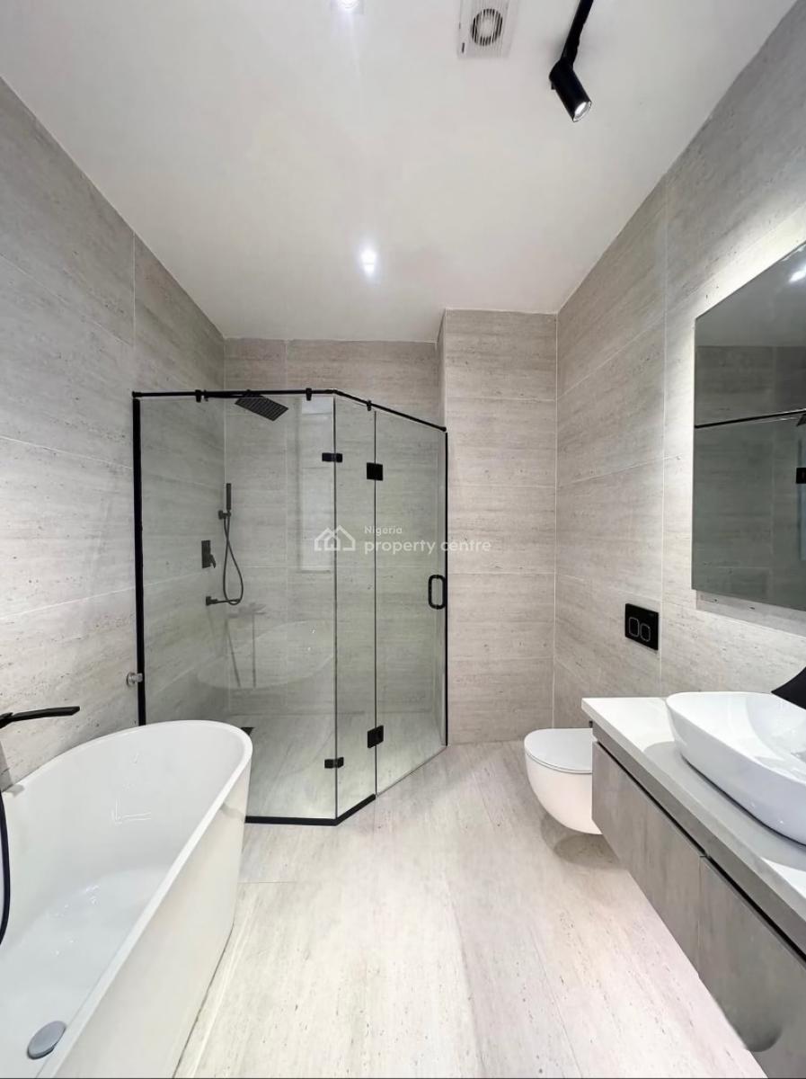 2 Bedroom Spacious and Serviced Penthouse, Lekki Phase 1, Lekki, Lagos, Terraced Duplex for Sale