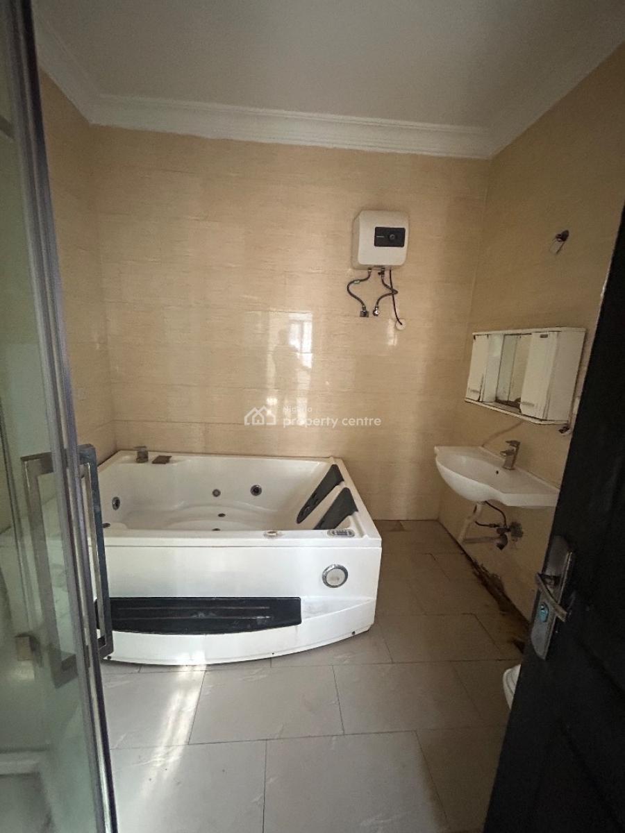 Well Maintained and Spacious Master Bedroom Selfcon Wit Shared Kitchen, Chevy View Estate, Lekki, Lagos, Self Contain (single Rooms) for Rent