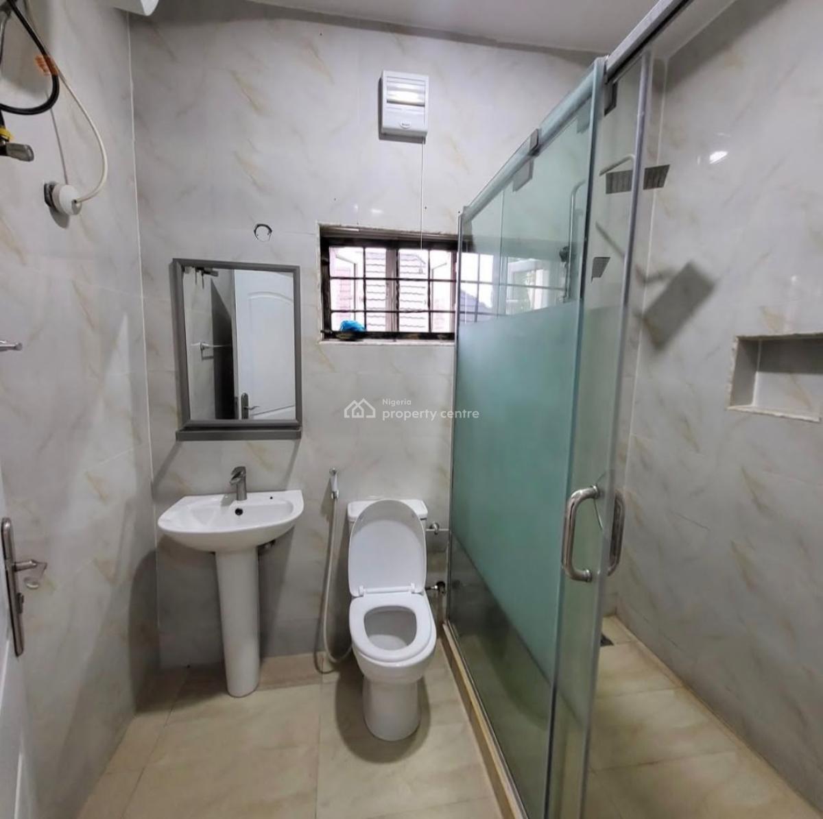 Neatly Used 4 Bedroom Terrace Duplex with Bq, Guzape Hills, Guzape District, Abuja, Terraced Duplex for Sale