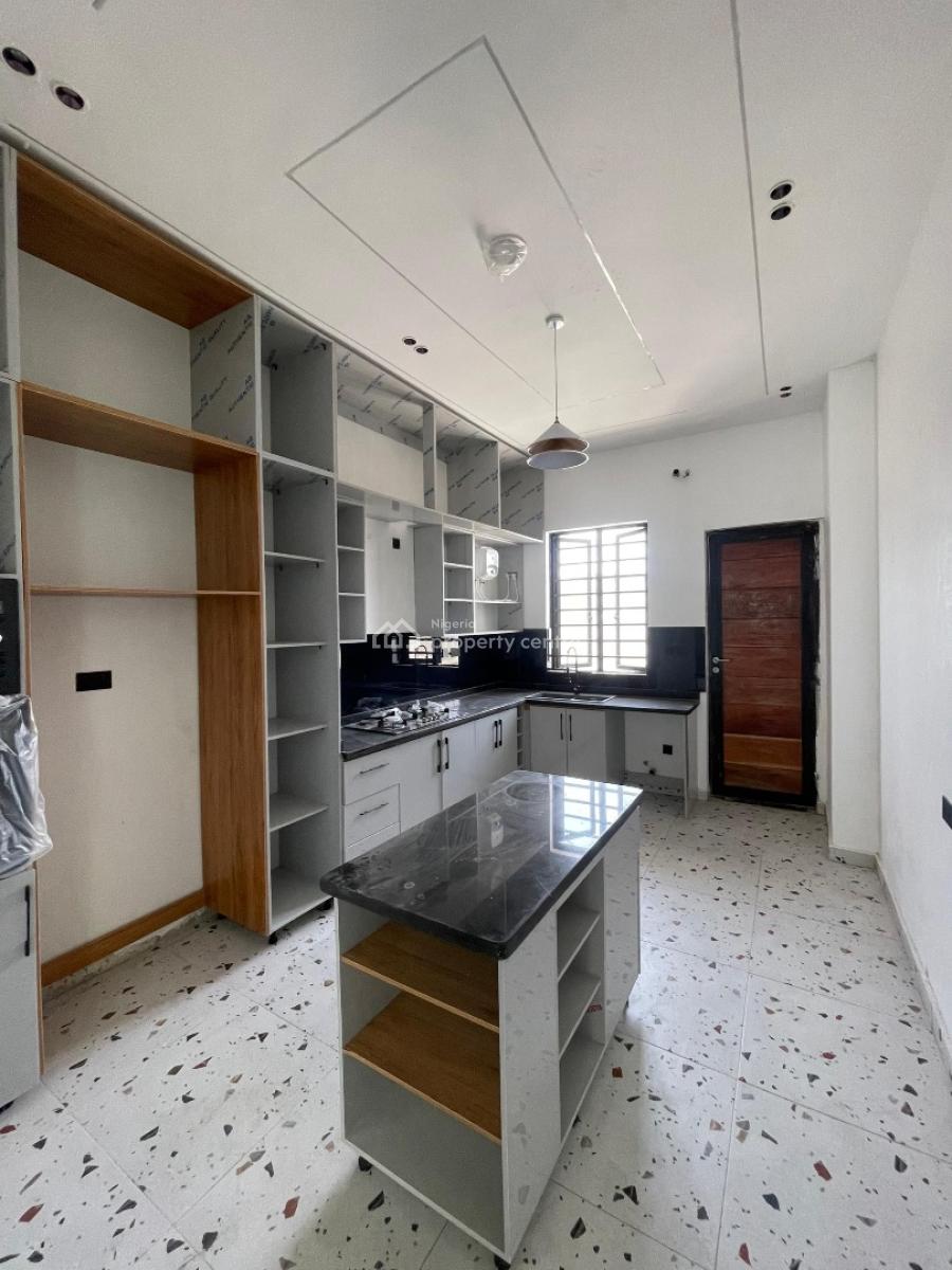 Hot Deal! Spacious 5 Bedroom Detached Home with Swimming Pool, Located in a Secure and Serene Environment., Lekki, Lagos, Detached Duplex for Sale