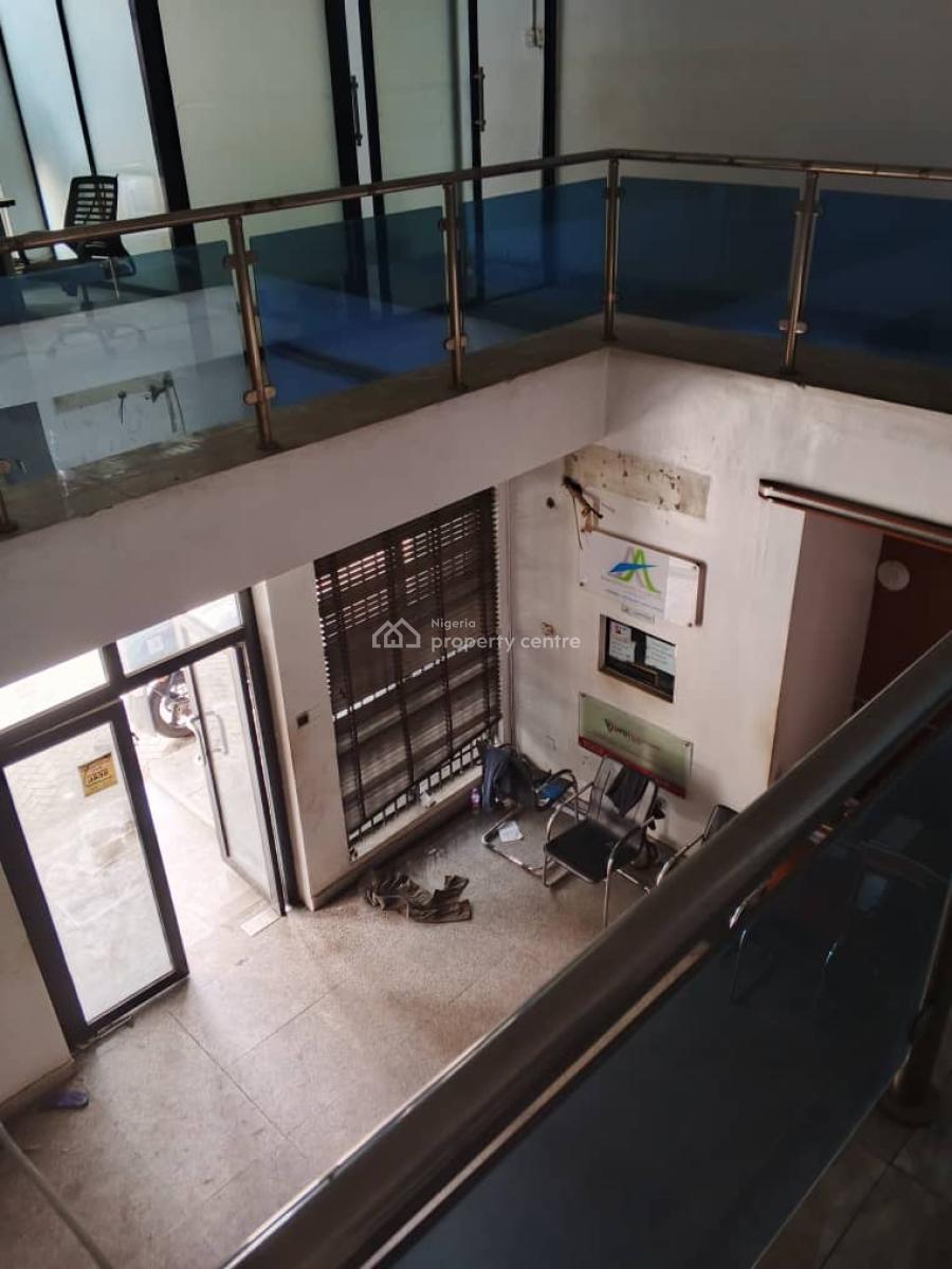 Commercial Building in a Strategic Position, Ojuelegba, Surulere, Lagos, Office Space for Rent