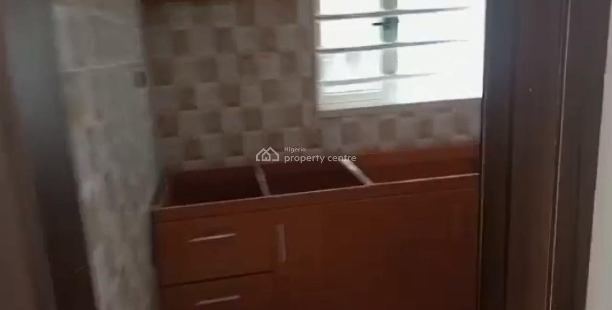 Spacious Decent 2 Bedroom Apartment, Ojodu Berger, Ojodu, Lagos, Flat / Apartment for Rent