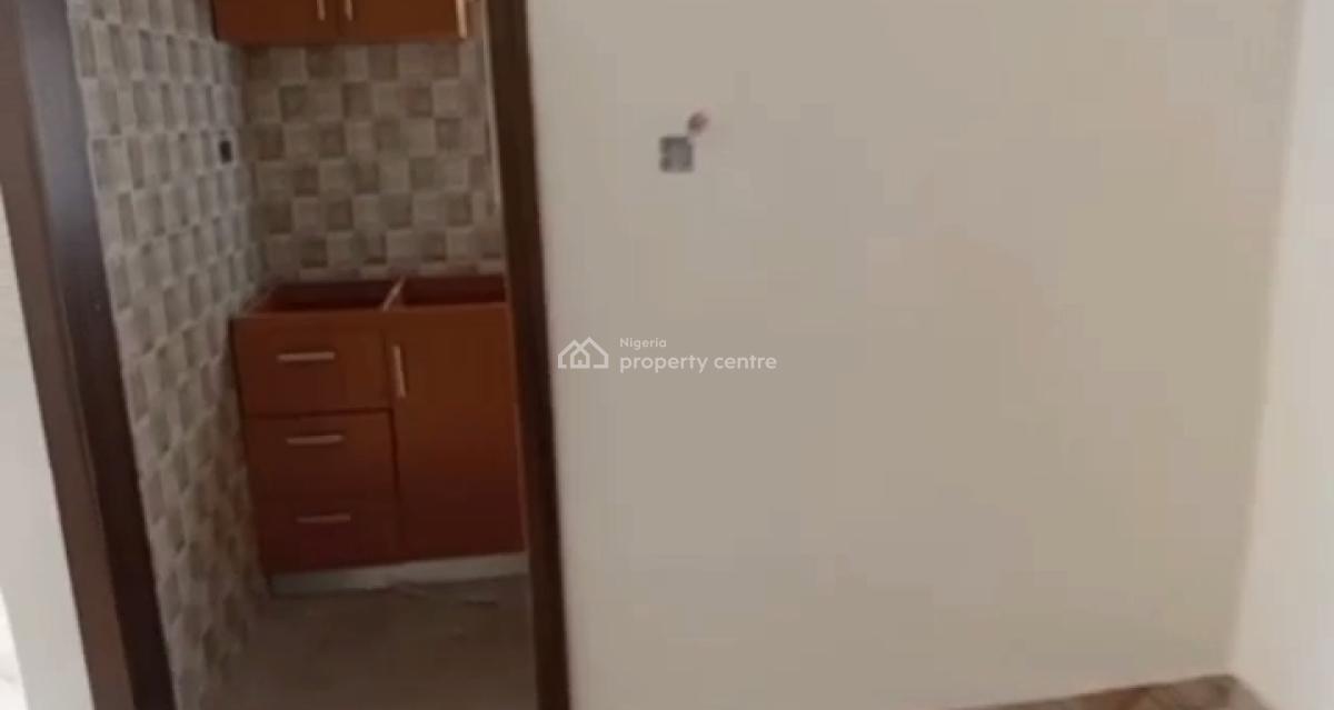 Spacious Decent 2 Bedroom Apartment, Ojodu Berger, Ojodu, Lagos, Flat / Apartment for Rent