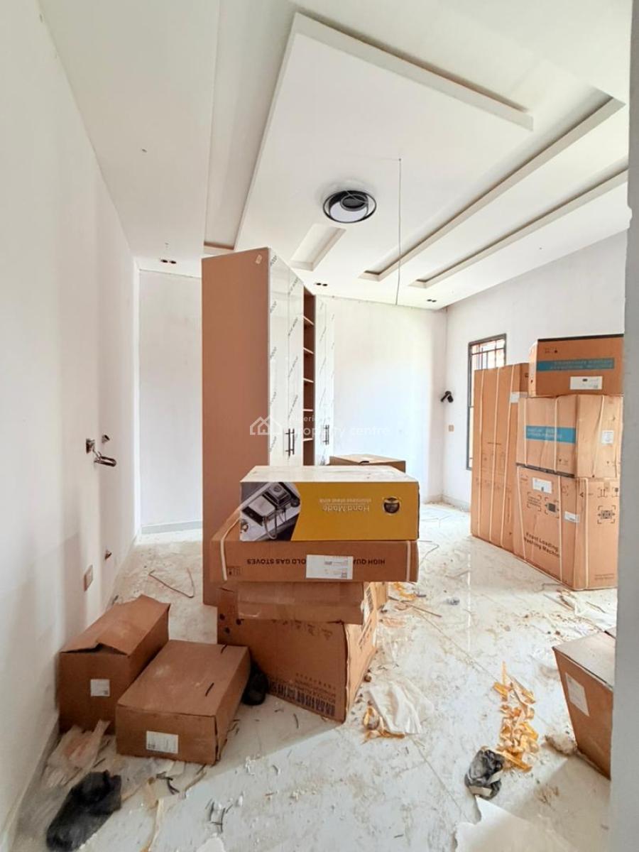 Well-finished 4-bedroom Apartment + Bq in Ikeja Gra, 4 Bedrooms Apartment for Sale in Ikeja Gra, Ikeja Gra, Ikeja, Lagos, Flat / Apartment for Sale