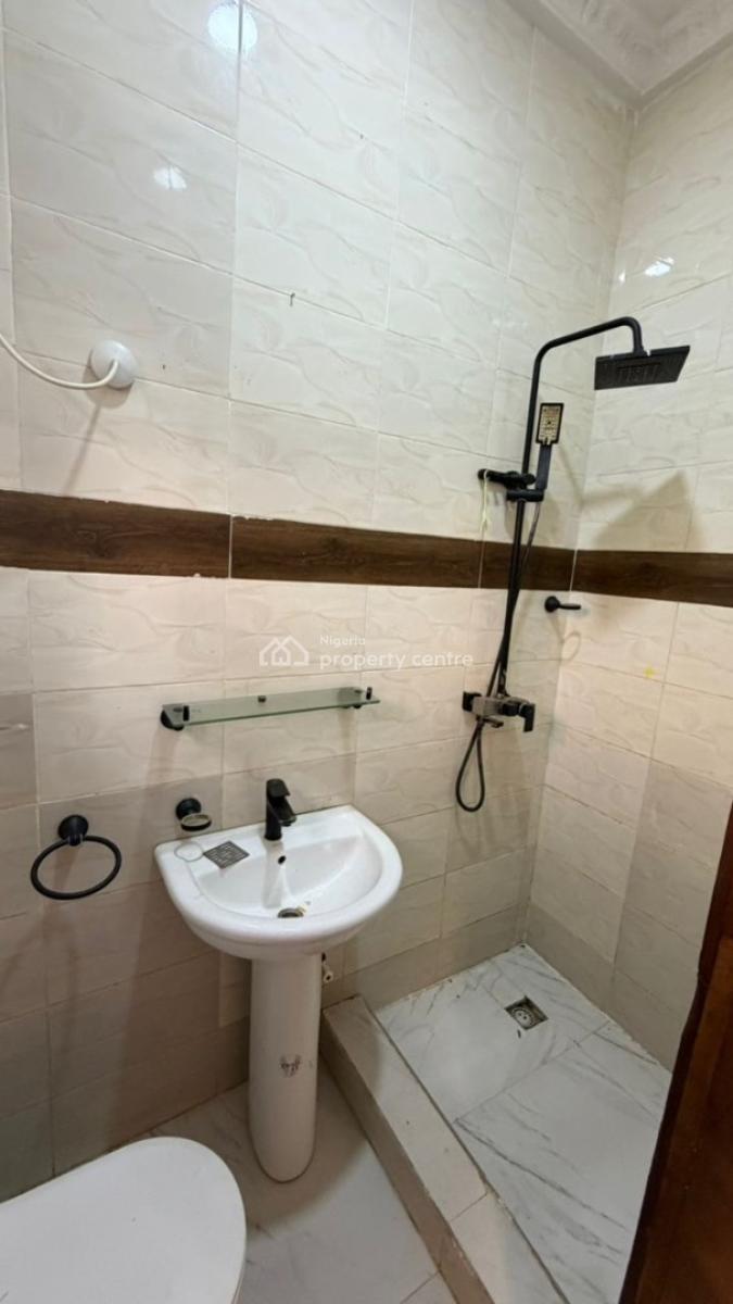 Standard 2bedroom Flat, Ologolo, Lekki, Lagos, Flat / Apartment for Rent