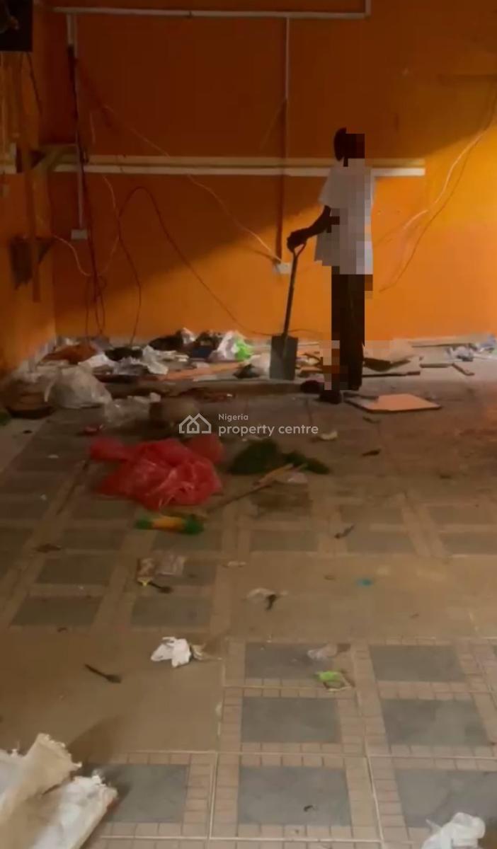 Big Shop  with Extension and Inbuilt Toilet, Ogba, Ikeja, Lagos, Shop for Rent