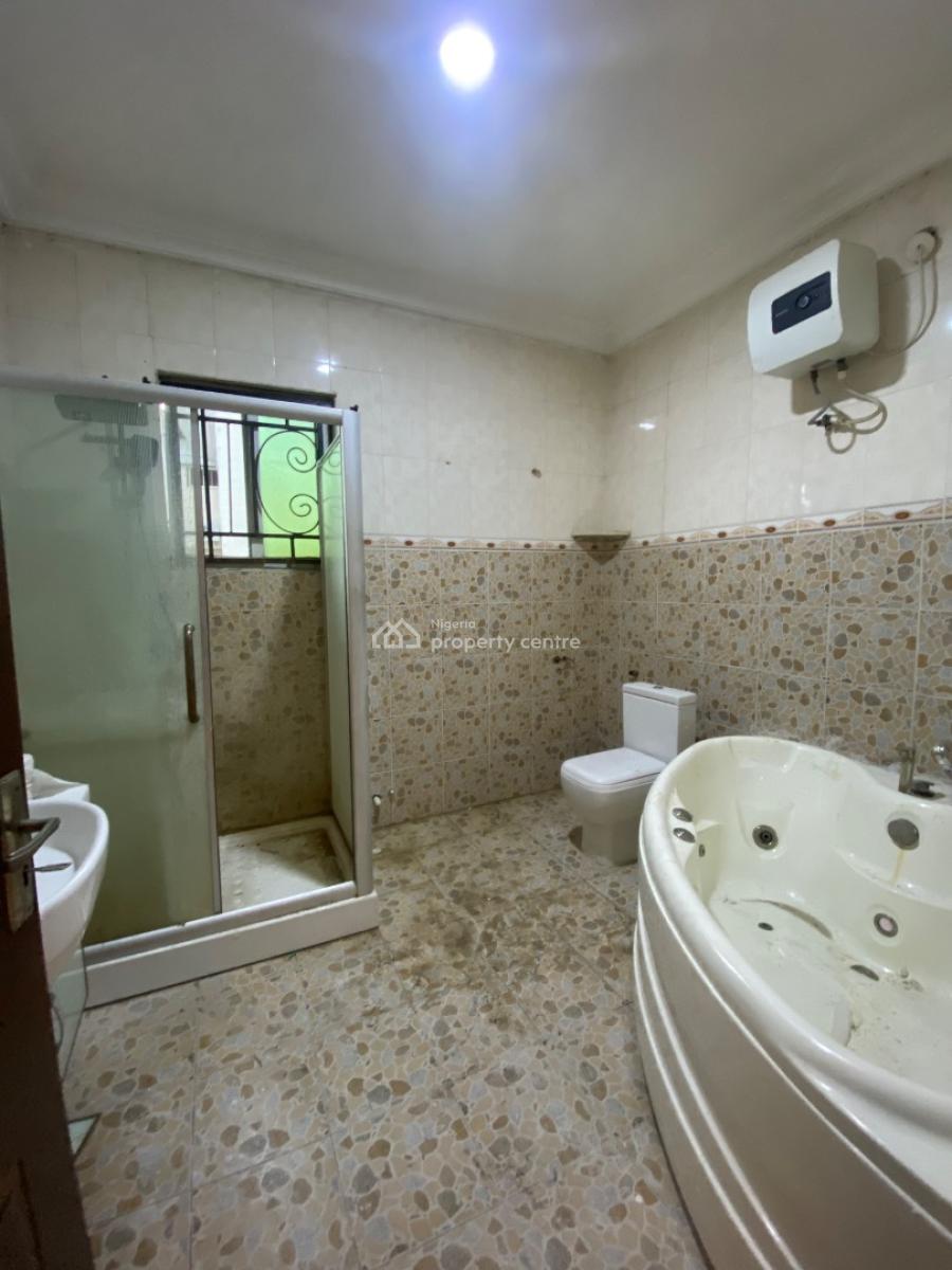 Luxury Standard Master Bedroom Shared Apartment, Chevron Lekki, Lekki, Lagos, Self Contain (single Rooms) for Rent