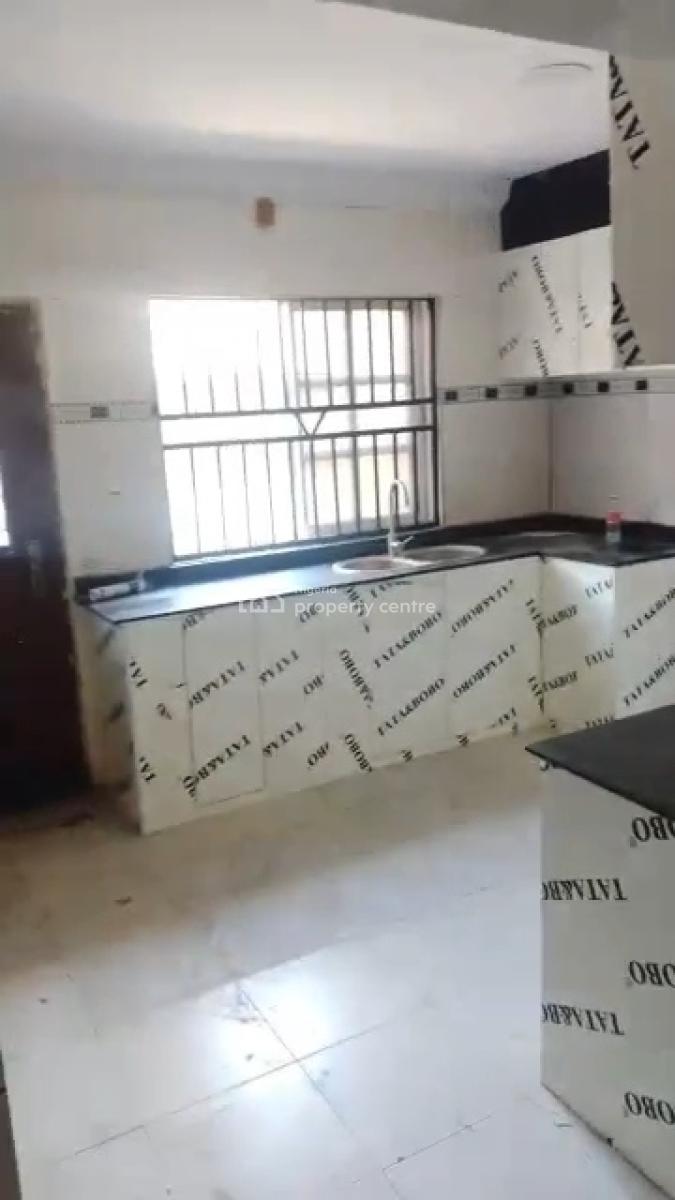 Well Maintained and Spacious 4brm Semi Detached Duplex, Thomas Estate Abraham Adesanya, Ajah, Lagos, Semi-detached Duplex for Rent