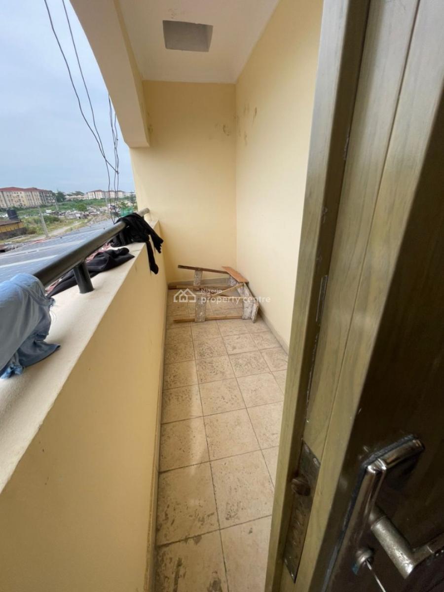 Spacious Studio Apartment in a Service Estate, Prime Water  View Estate, Ajiran Mews, Agungi, Lekki, Lagos, Self Contain (single Rooms) for Rent