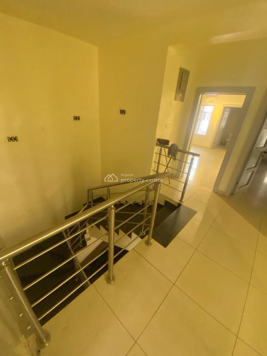 Spacious 4 Bedroom Terrace Duplex with Bq, Lekki Phase1, Lekki, Lagos, Terraced Duplex for Rent