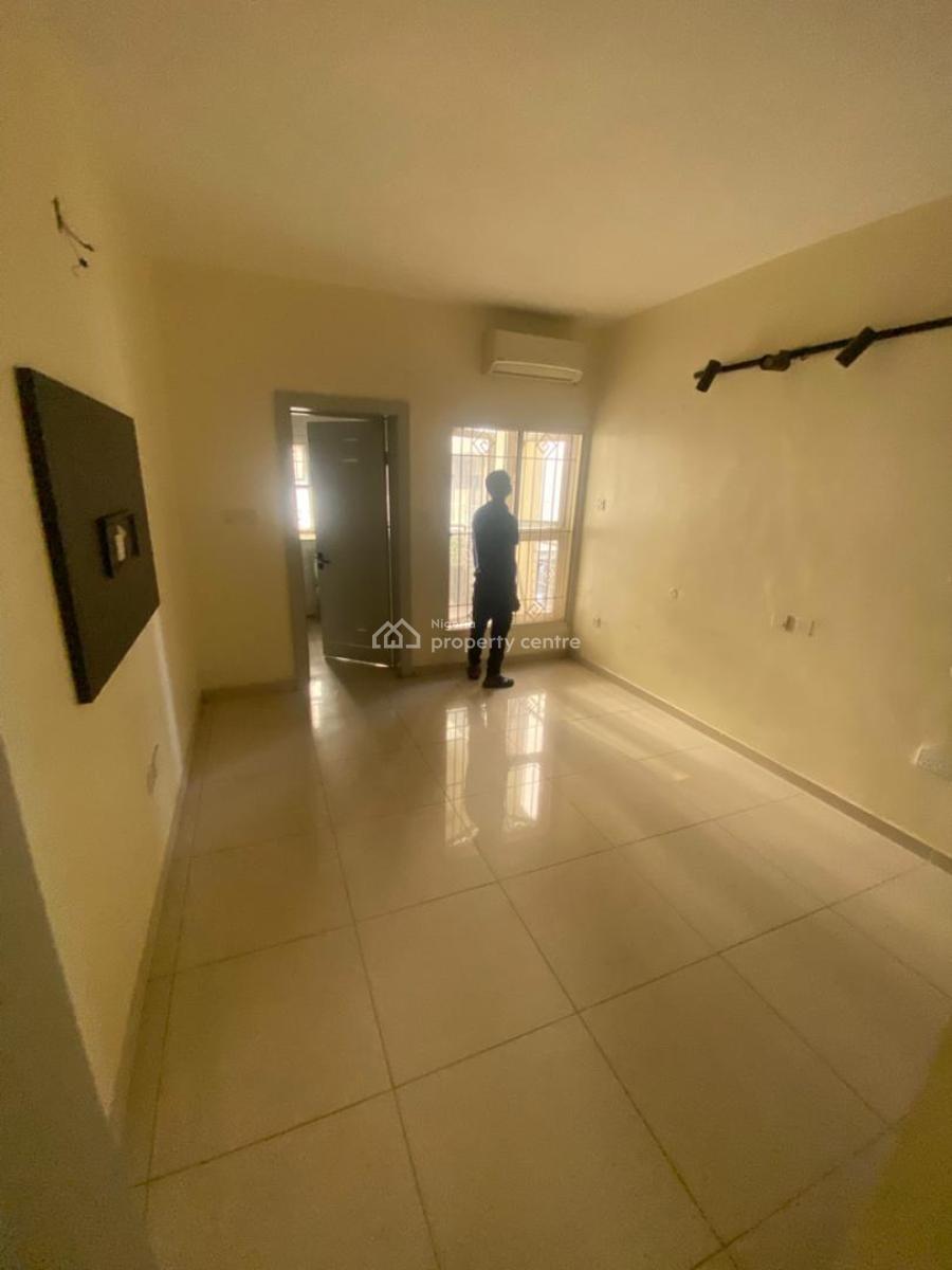 Spacious 4 Bedroom Terrace Duplex with Bq, Lekki Phase1, Lekki, Lagos, Terraced Duplex for Rent