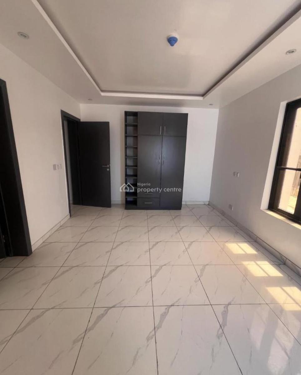 2 Bedroom Apartment, Lekki Phase 1, Lekki, Lagos, Block of Flats for Sale