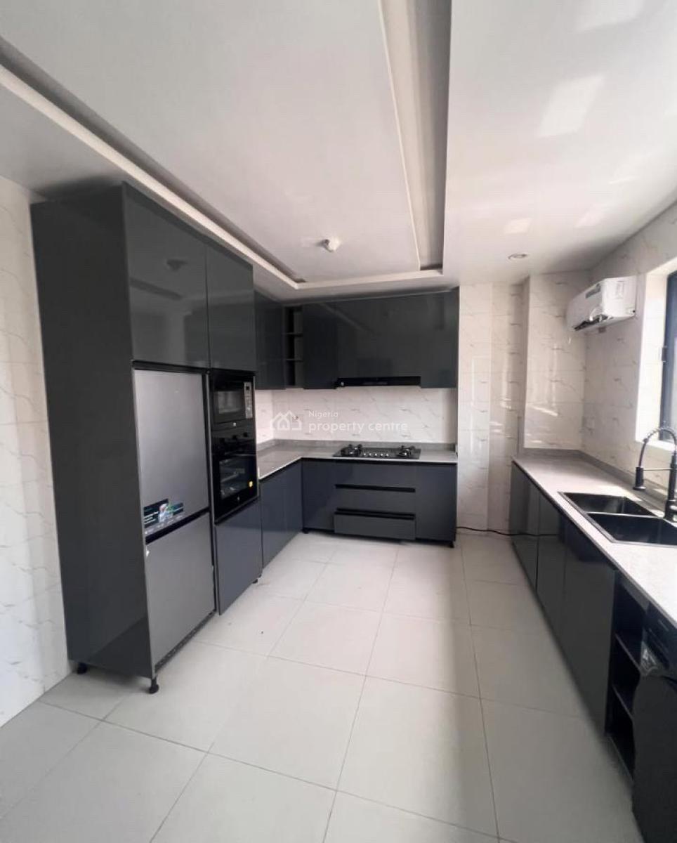 2 Bedroom Apartment, Lekki Phase 1, Lekki, Lagos, Block of Flats for Sale