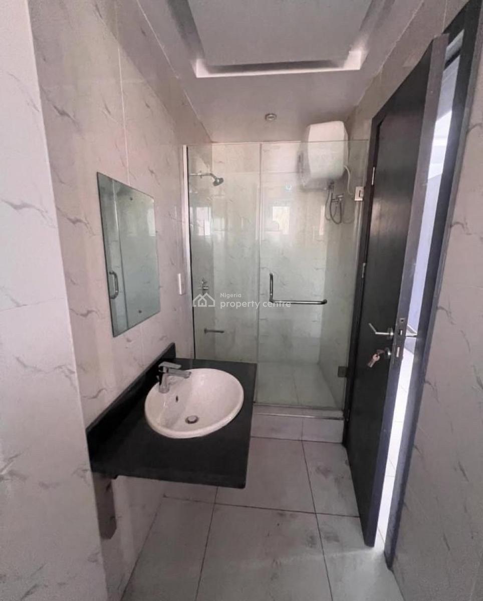 2 Bedroom Apartment, Lekki Phase 1, Lekki, Lagos, Block of Flats for Sale