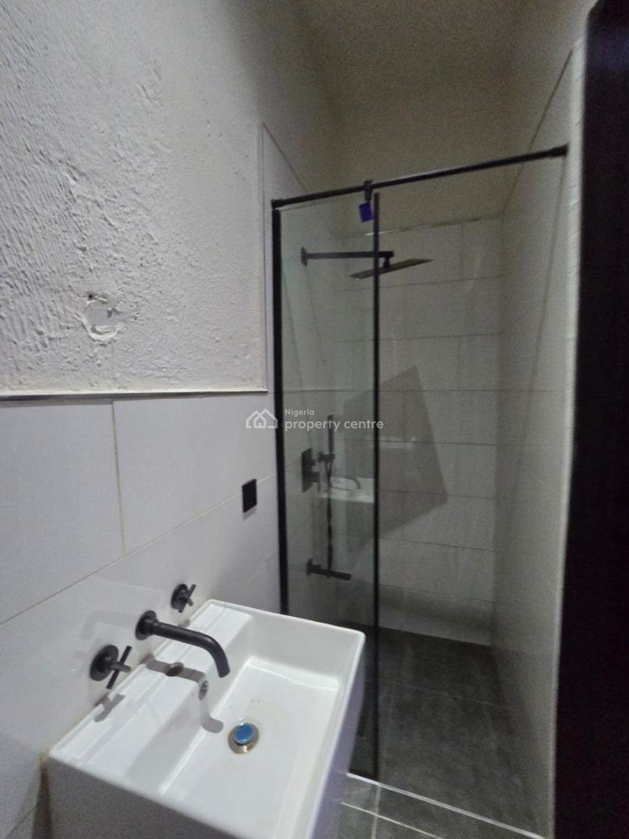 Tastefully Finished Serviced 3 Bedroom Flat, Lekki Phase 1, Lekki, Lagos, Flat / Apartment for Rent