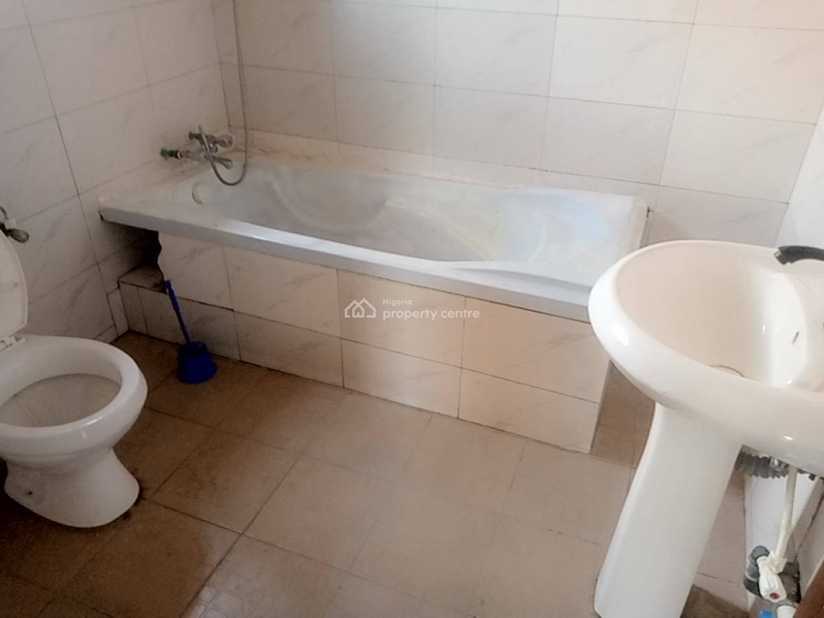 a Very Huge and Very Neat Mini Flat, Osapa, Lekki, Lagos, Flat / Apartment for Rent