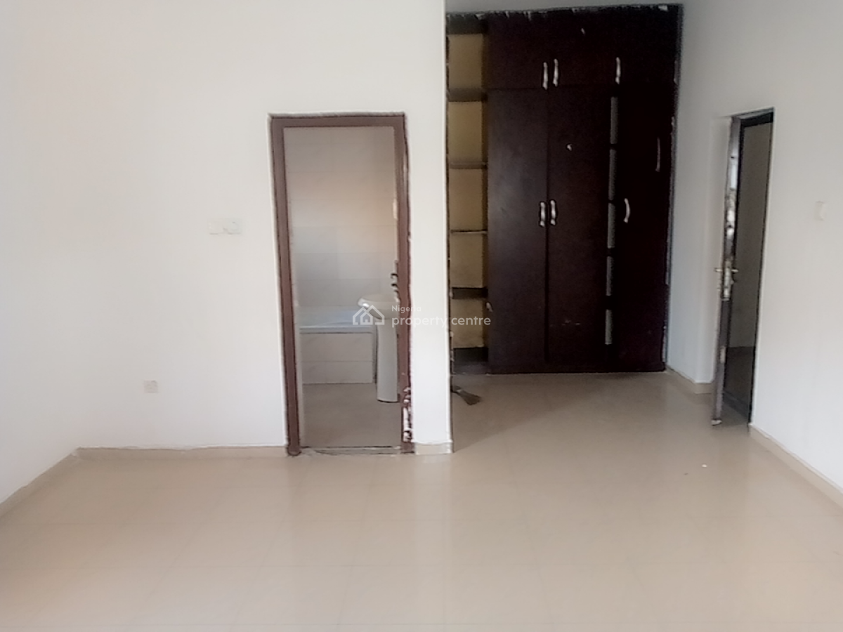 a Very Huge and Very Neat Mini Flat, Osapa, Lekki, Lagos, Flat / Apartment for Rent