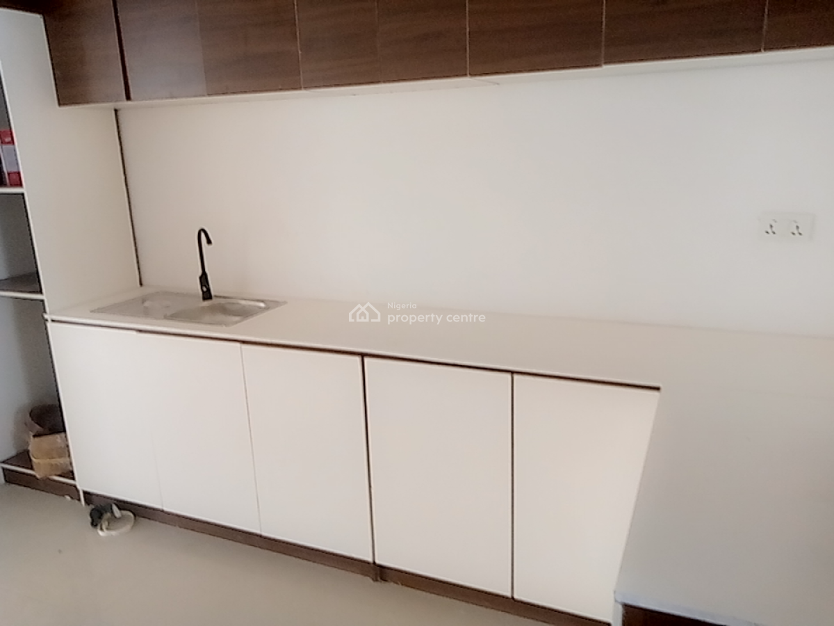 a Very Huge and Very Neat Mini Flat, Osapa, Lekki, Lagos, Flat / Apartment for Rent