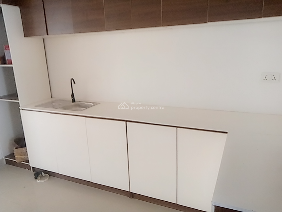 a Very Huge and Very Neat Mini Flat, Osapa, Lekki, Lagos, Flat / Apartment for Rent