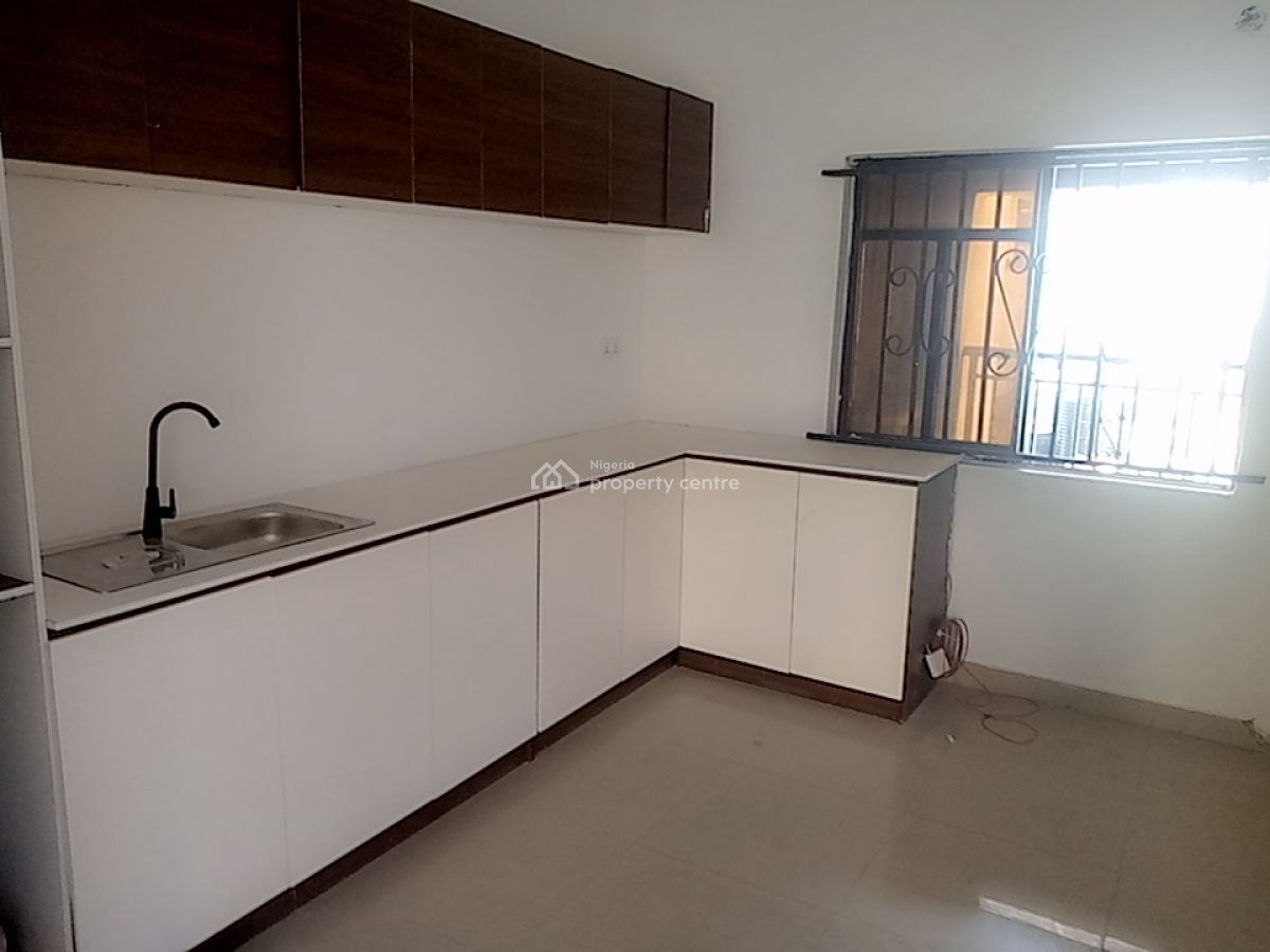 a Very Huge and Very Neat Mini Flat, Osapa, Lekki, Lagos, Flat / Apartment for Rent