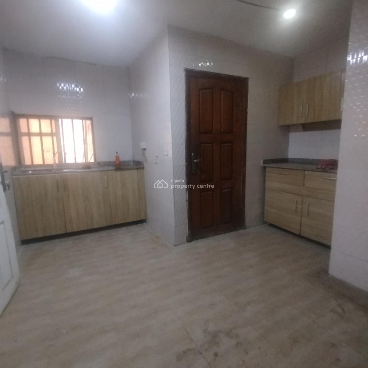 Nice 3bedroom Flat, Olusesi Street,close to Royal Pine Estate, Lekki Expressway, Lekki, Lagos, Flat / Apartment for Rent